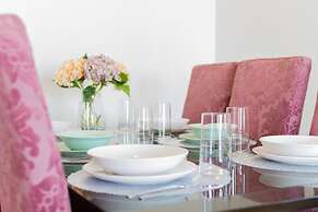 LUX Warsaw Apartment by Renters