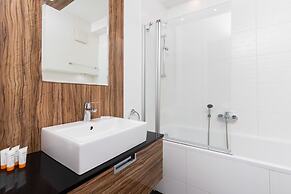 LUX Warsaw Apartment by Renters