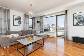 LUX Warsaw Apartment by Renters