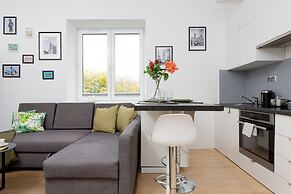 Elegant & Homely Apartment by Renters