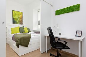 Elegant & Homely Apartment by Renters