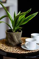 Elegant & Homely Apartment by Renters