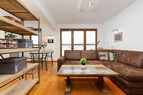 Broniwoja Apartment by Renters