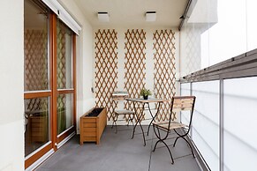 Broniwoja Apartment by Renters