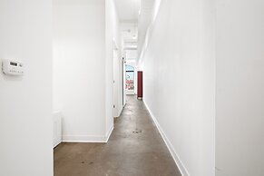 Ballpark Luxury Loft Steps from Arch
