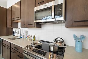 Ballpark Luxury Loft Steps from Arch