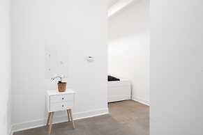 Ballpark Luxury Loft Steps from Arch