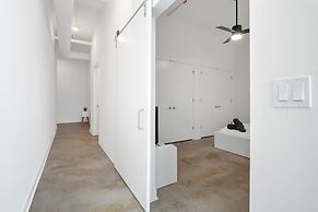 Ballpark Luxury Loft Steps from Arch