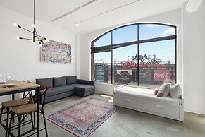 Ballpark Luxury Loft Steps from Arch