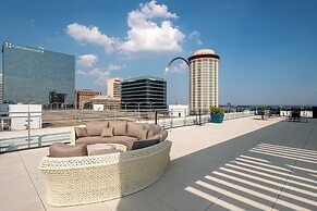 Ballpark Luxury Loft Steps from Arch
