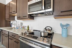 Ballpark Luxury Loft Steps from Arch