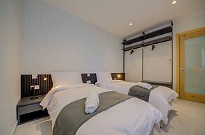 Mayfair by Premier Suites MT