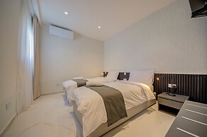 Mayfair by Premier Suites MT