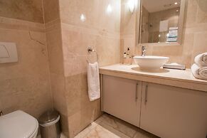Waterfront Marina 2 Bedroom Yacht View
