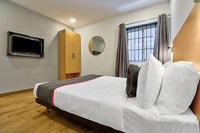 Hotel Consulate By BookMeriHotel