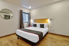 Hotel Consulate By BookMeriHotel