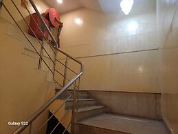 Hotel Consulate By BookMeriHotel