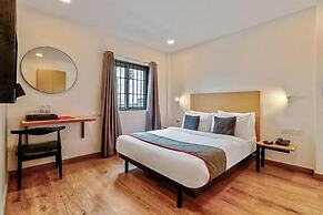 Hotel Consulate By BookMeriHotel