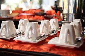 AVANTI HOTEL & CONVENTION CENTER