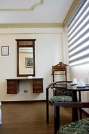 AVANTI HOTEL & CONVENTION CENTER