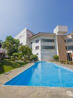 AVANTI HOTEL & CONVENTION CENTER
