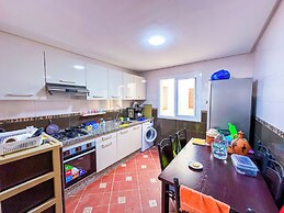 Apartment with pool direct access to sea