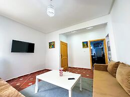 Apartment with pool direct access to sea