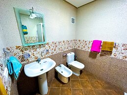 Apartment with pool direct access to sea