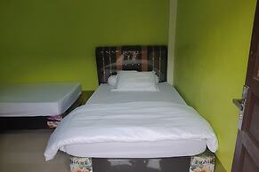 OYO 3487 Es Em Je Residence