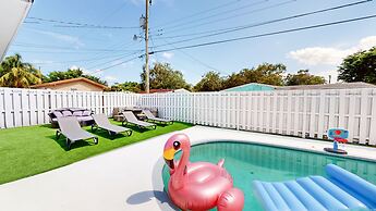 Casa Lucia 5BR Luxury Home with Pool Near Hard Rock Casino