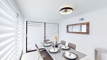 Casa Lucia 5BR Luxury Home with Pool Near Hard Rock Casino