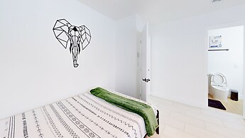 Casa Lucia 5BR Luxury Home with Pool Near Hard Rock Casino