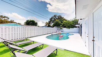 Casa Lucia 5BR Luxury Home with Pool Near Hard Rock Casino