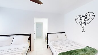 Casa Lucia 5BR Luxury Home with Pool Near Hard Rock Casino