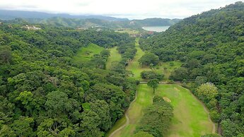 Veranda 5F - 2 bdr 2 Bath