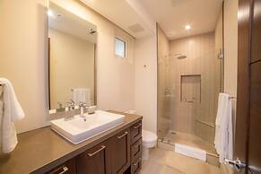 Miramar 5D -3 Bedr 3 Bath Ocean View