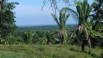 Urantia Beach Hostel & Camping