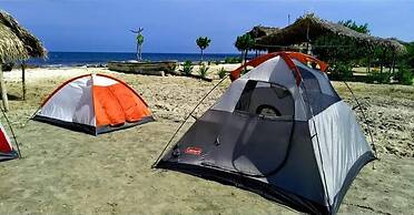Urantia Beach Hostel & Camping