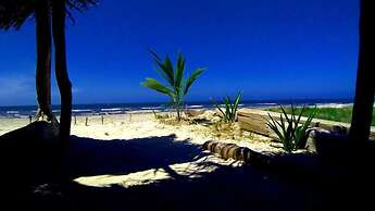 Urantia Beach Hostel & Camping