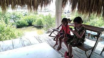 Urantia Beach Hostel & Camping