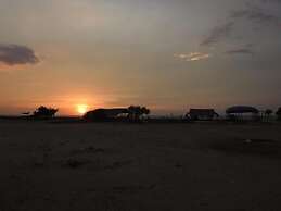 Urantia Beach Hostel & Camping