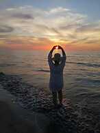 Urantia Beach Hostel & Camping