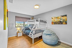 Private Pool & Large Deck: Modern Cotati Villa!