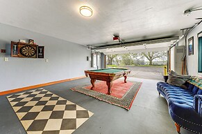 Private Pool & Large Deck: Modern Cotati Villa!