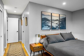 Private Pool & Large Deck: Modern Cotati Villa!