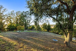 Private Pool & Large Deck: Modern Cotati Villa!