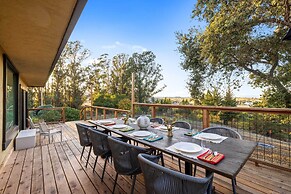 Private Pool & Large Deck: Modern Cotati Villa!