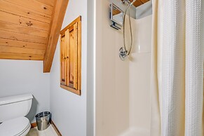 Milton Hidden Gem w/ Pool, Hot Tub & Fireplace!