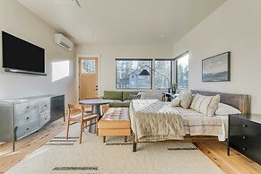 Grand Fir by Avantstay Hot Tub and Firepit