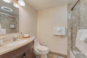 Lake Star by Avantstay Hot Tub, Walk to Beach